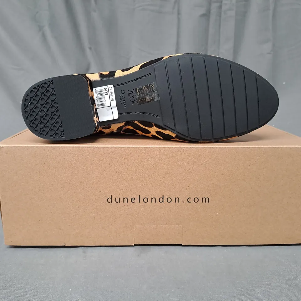 BOXED PAIR OF DUNE LONDON PIPPIE LEOPARD ANKLE BOOTS SIZE 5