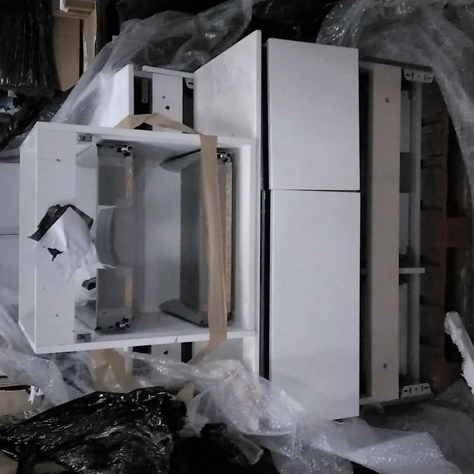 PALLET OF APPROX 9 ASSORTED BATHROOM FURNITURE TO INCLUDE VANITY UNITS AND BASINS