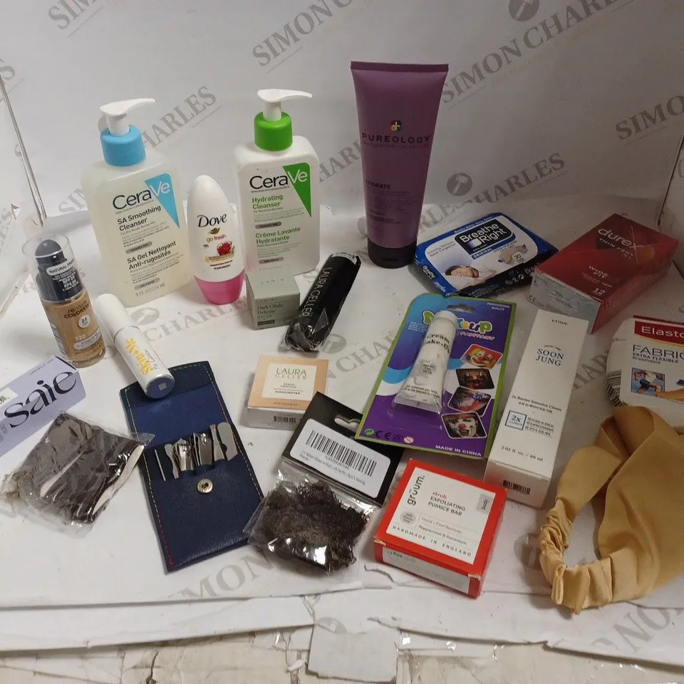 LOT OF APPROX 20 ASSORTED HEALTH AND BEAUTY PRODUCTS TO INCLUDE CERA VE CLEANSERS, SAIR DEW BLUSH (SHADE-DREAMY), LAURA GELLER HIGHLIGHTER
