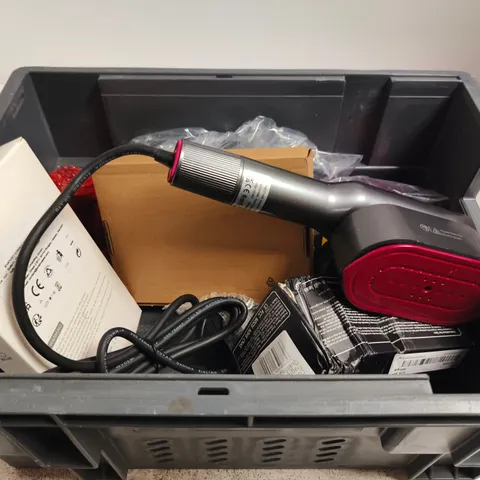 APPROXIMATELY 5 ASSORTED ITEMS TO INCLUDE DIFFUSER , HANDHELD STEAMER AND READING LIGHT
