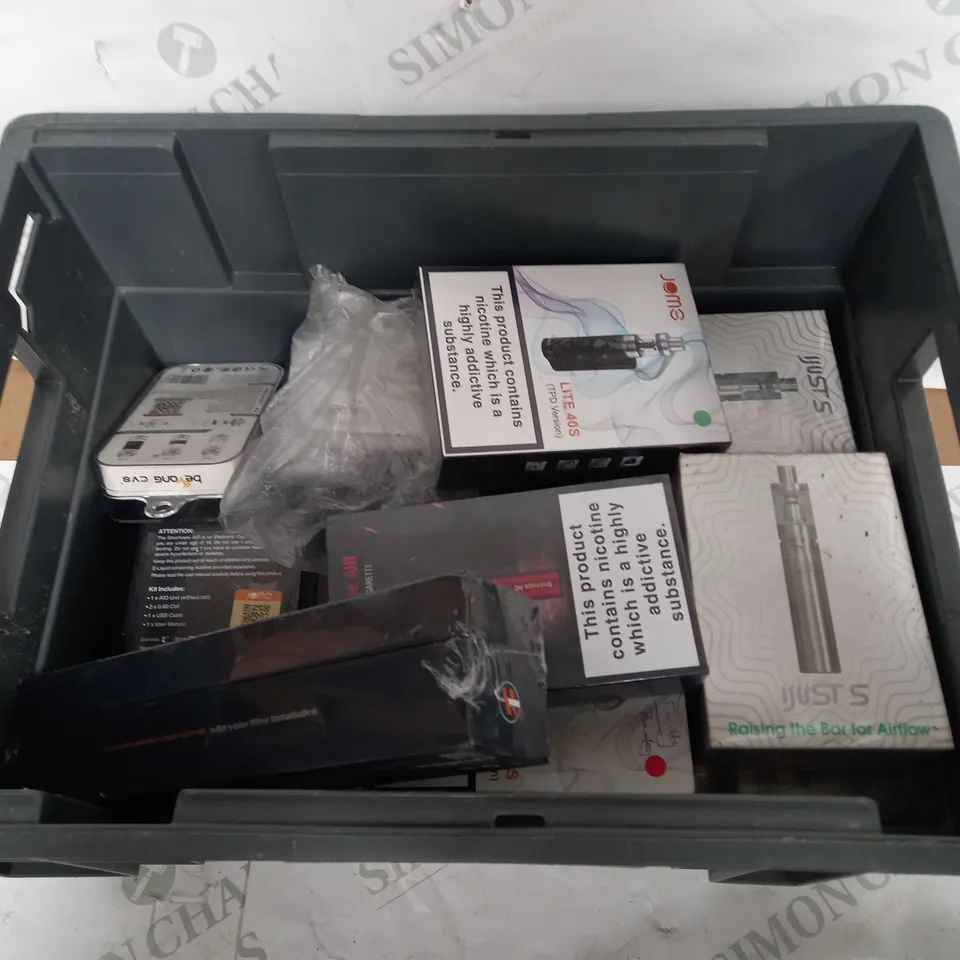 LOT OF APPROXIMATELY 19 E-CIGARETTES & ACCESSORIES TO INCLUDE JOMO SMARTVAPE A10, BEYANG H-LEGEND-5, JOMO LITE40S, ETC