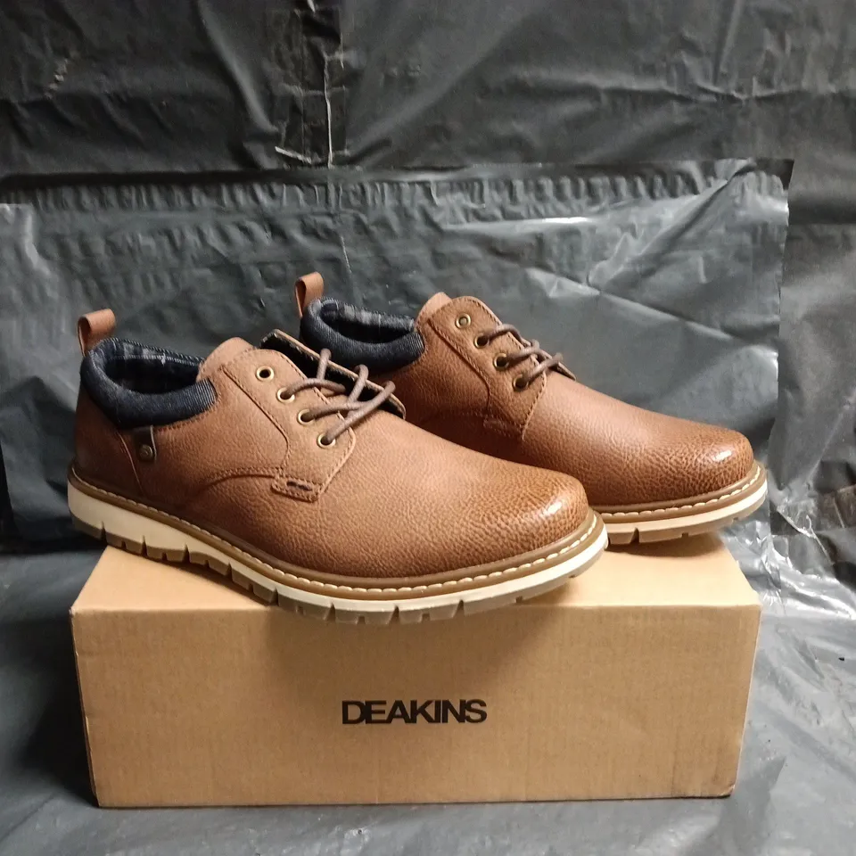 DEAKINS BROWN LEATHER LACE-UP SHOES (MEN'S) SIZE 8