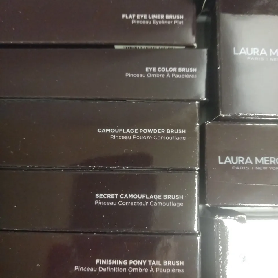 LOT OF 16 ASSORTED LAURA MERCIER MAKE UP BRUSHES