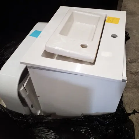 PALLET CONTAINING ASSORTED BASINS & VANITY UNIT