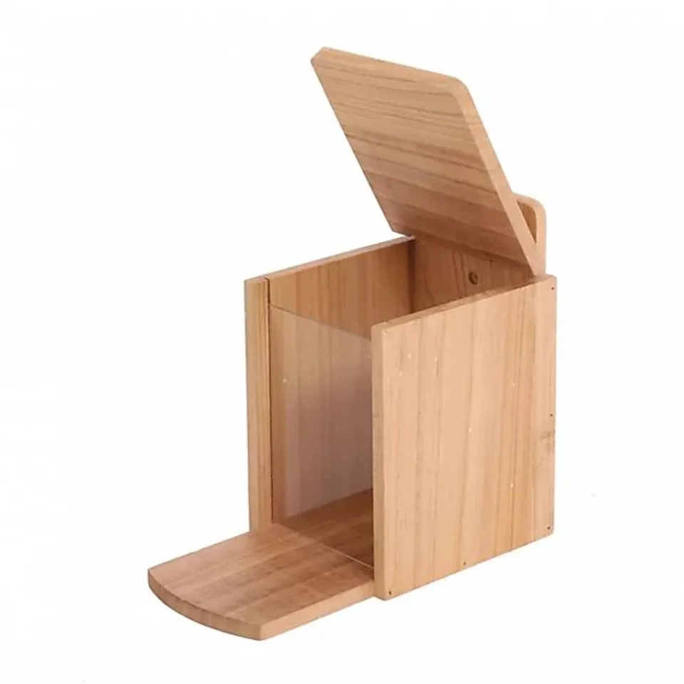 BOXED WOODEN GARDEN WILDLIFE SQUIRREL FEEDER BOX