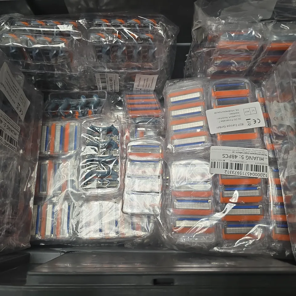 TOTE OF APPROXIMATELY 200 BLADE SHAVER HEADS - MODEL UNSPECIFIED 