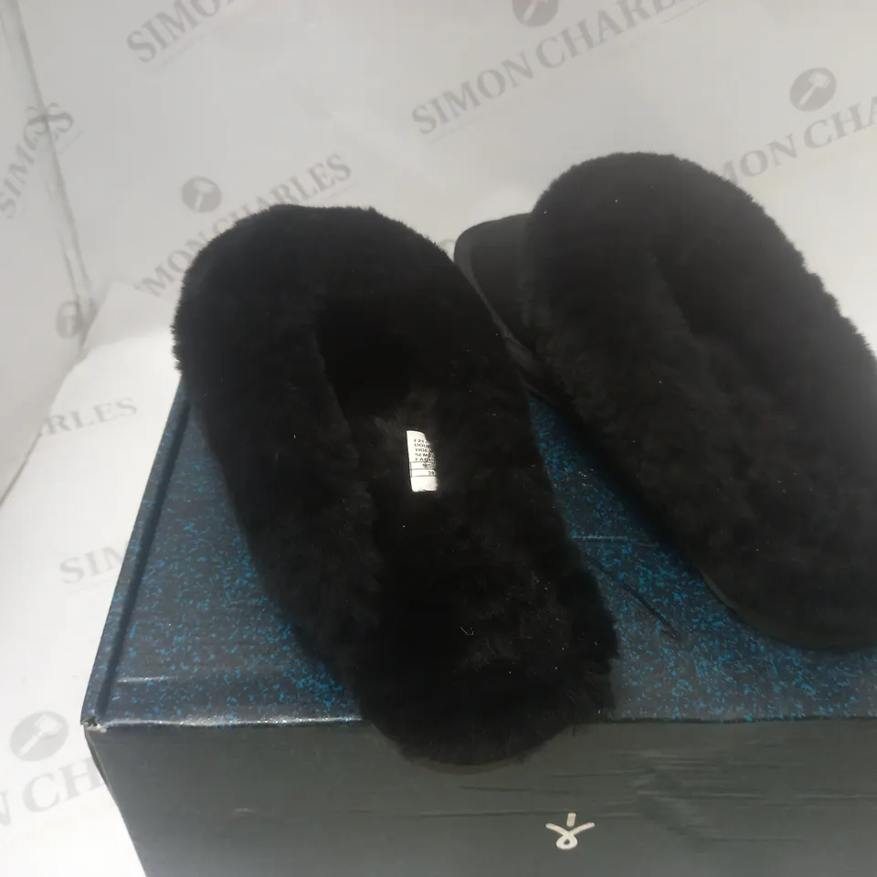 BOXED EMU AUSTRALIA BLACK SIZE 9