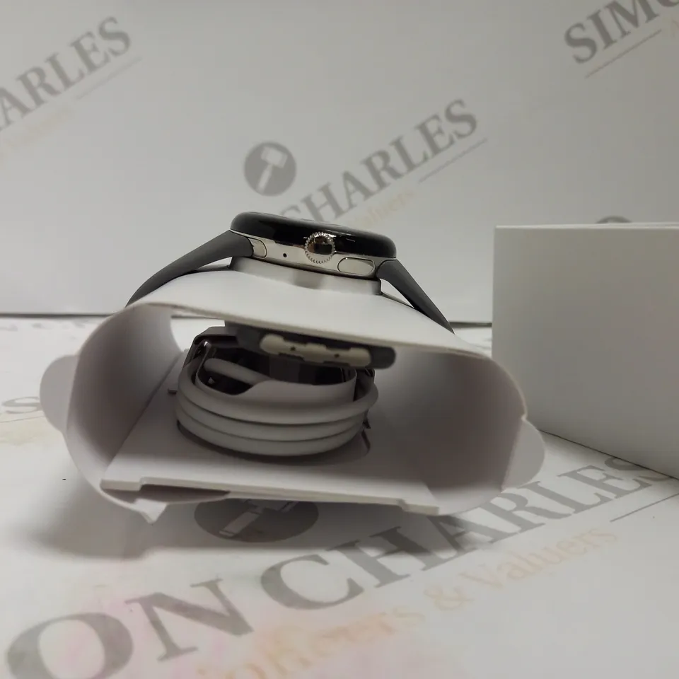 BOXED GOOGLE PIXEL WATCH WITH/AVEC FITBIT 
