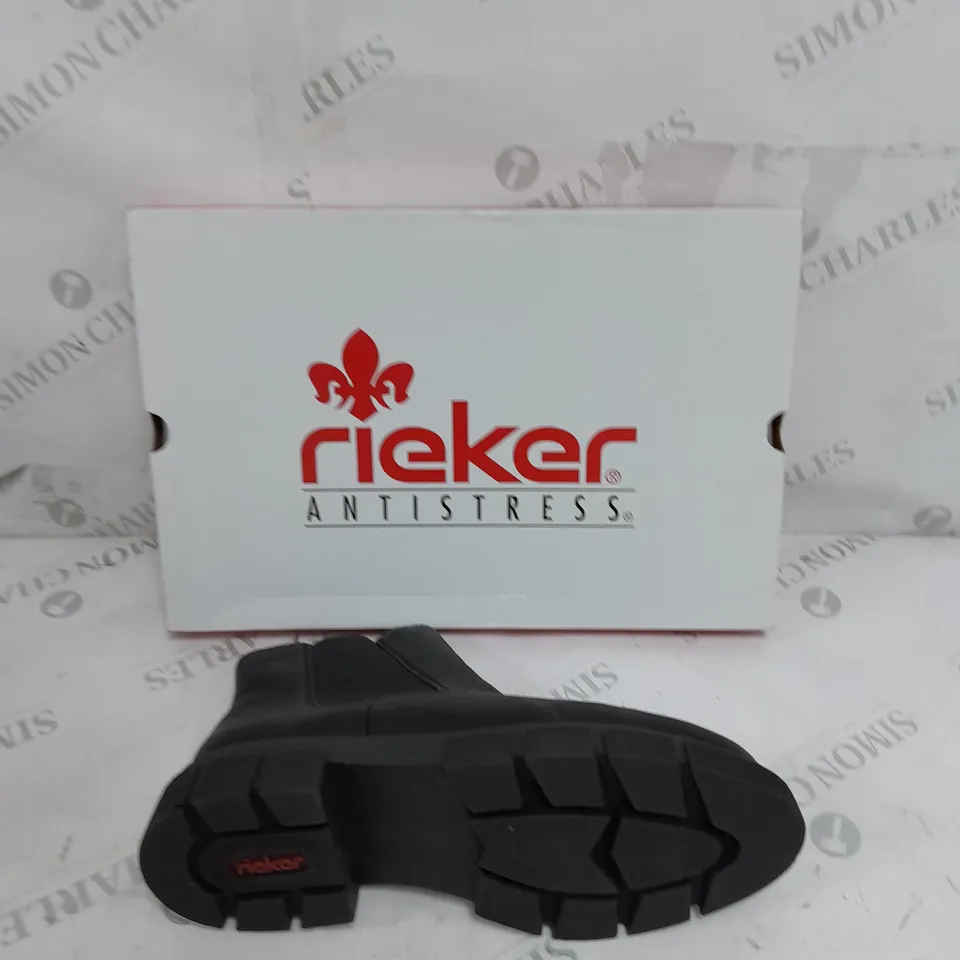 BOXED PAIR OF RIEKER CHUNKY ANKLE BOOTS IN BLACK SIZE 7.5 