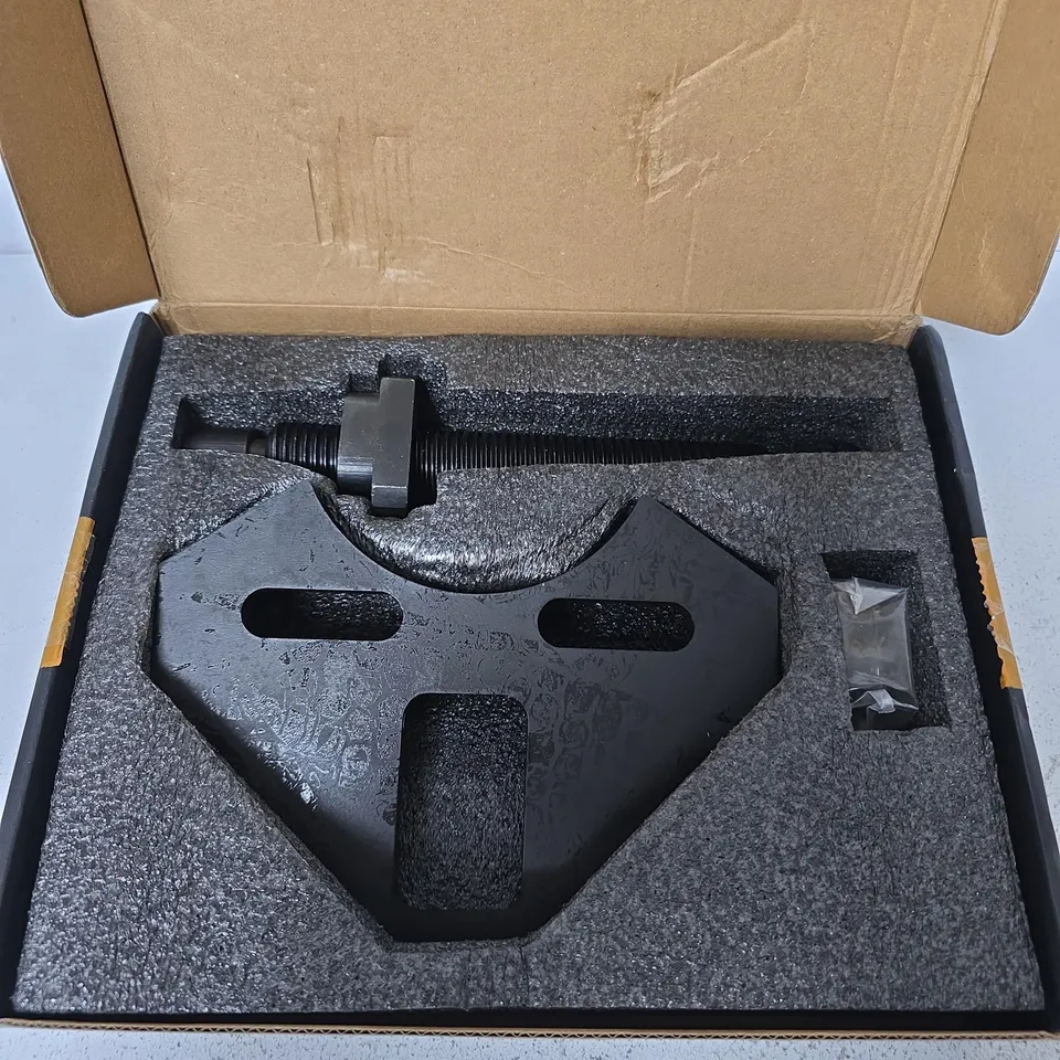 BOXED WHEEL HUB REMOVAL TOOL