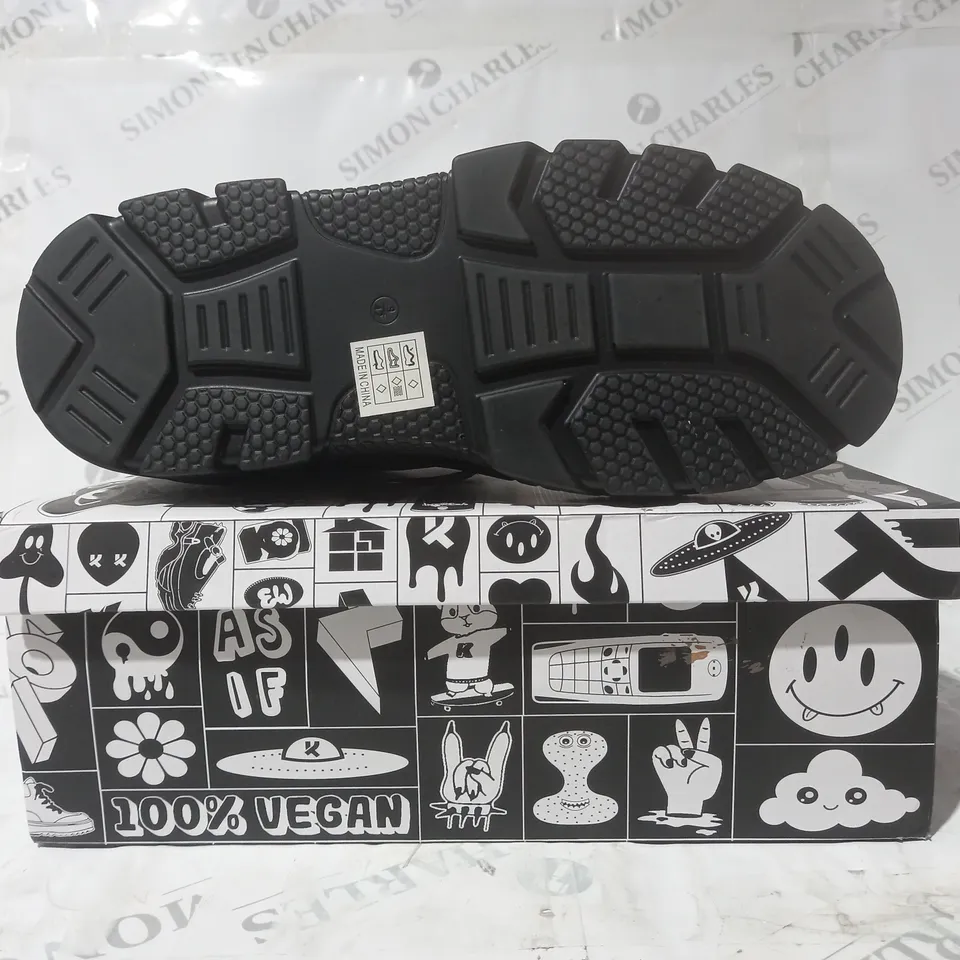 BRAND NEW BOXED PAIR OF KOI VEGAN LEATHER TALWAR CHUNKY STOMPER BOOTS IN BLACK UK SIZE 9