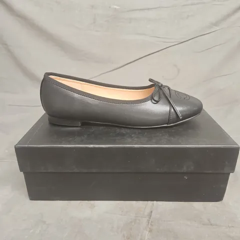 CHANEL BLACK LEATHER BALLET FLATS β UK 5.5 (EU 38)