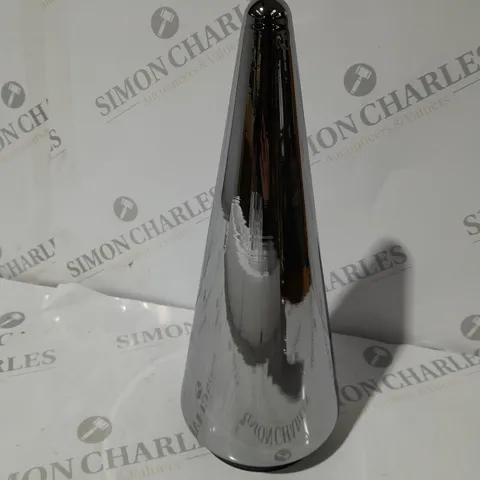 KELLY HOPPEN SET OF 2 INDOOR OUTDOOR PRELIT GLASS DECOR - REFLECTIVE CONES