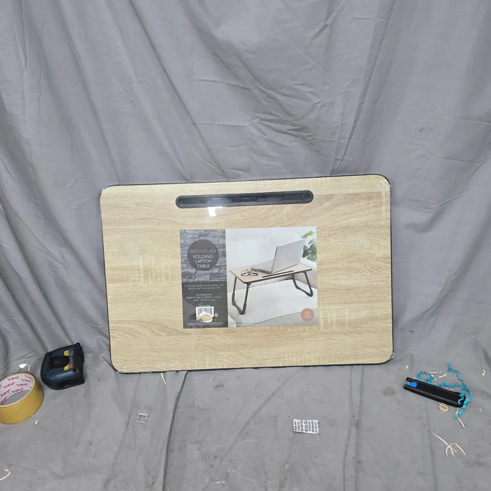 MICHIGAN FOLDING LAPTOP TABLE - OAK FINISH TOP, BLACK METAL LEGS (64 X 40 X 27 CM)