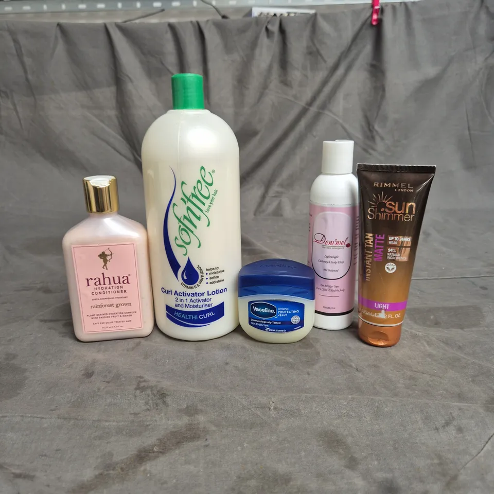 APPROXIMATEY 20 HEALTH AND BEAUTY PRODUCTS TO INCLUDE CURL ACTIVATOR LOTION, RIMMEL INSTANT TAN LOTION AND VASELINE PROTECTING JELLY