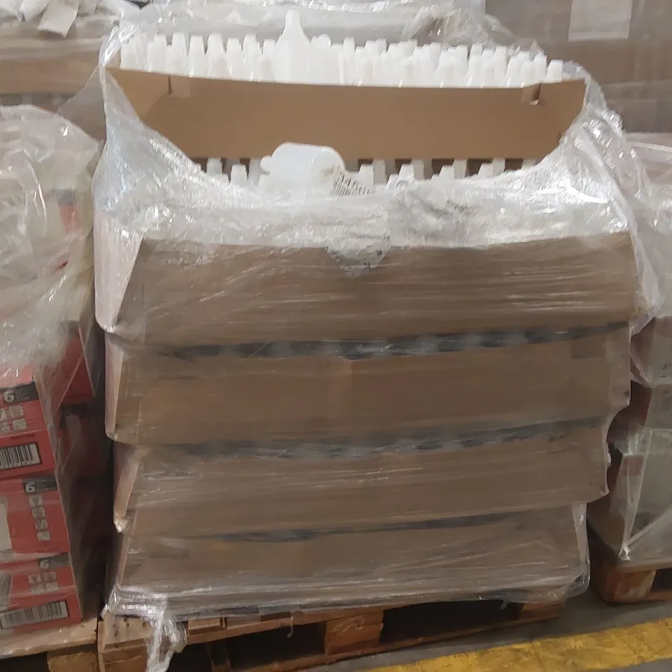 PALLET CONTAINING A VERY LARGE QUANTITY OF BRAND NEW 750ML SPRAY BOTTLES - NO TOPS