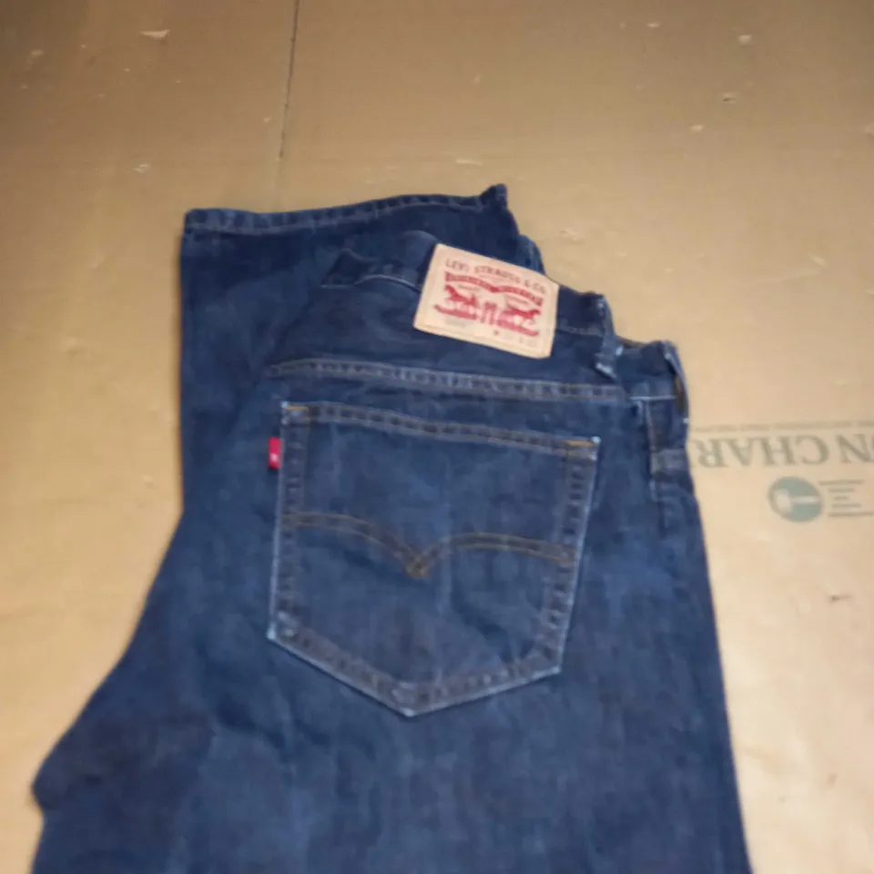 LEVIS STRAUSS DENIM WIDE LEG JEANS SIZE W32