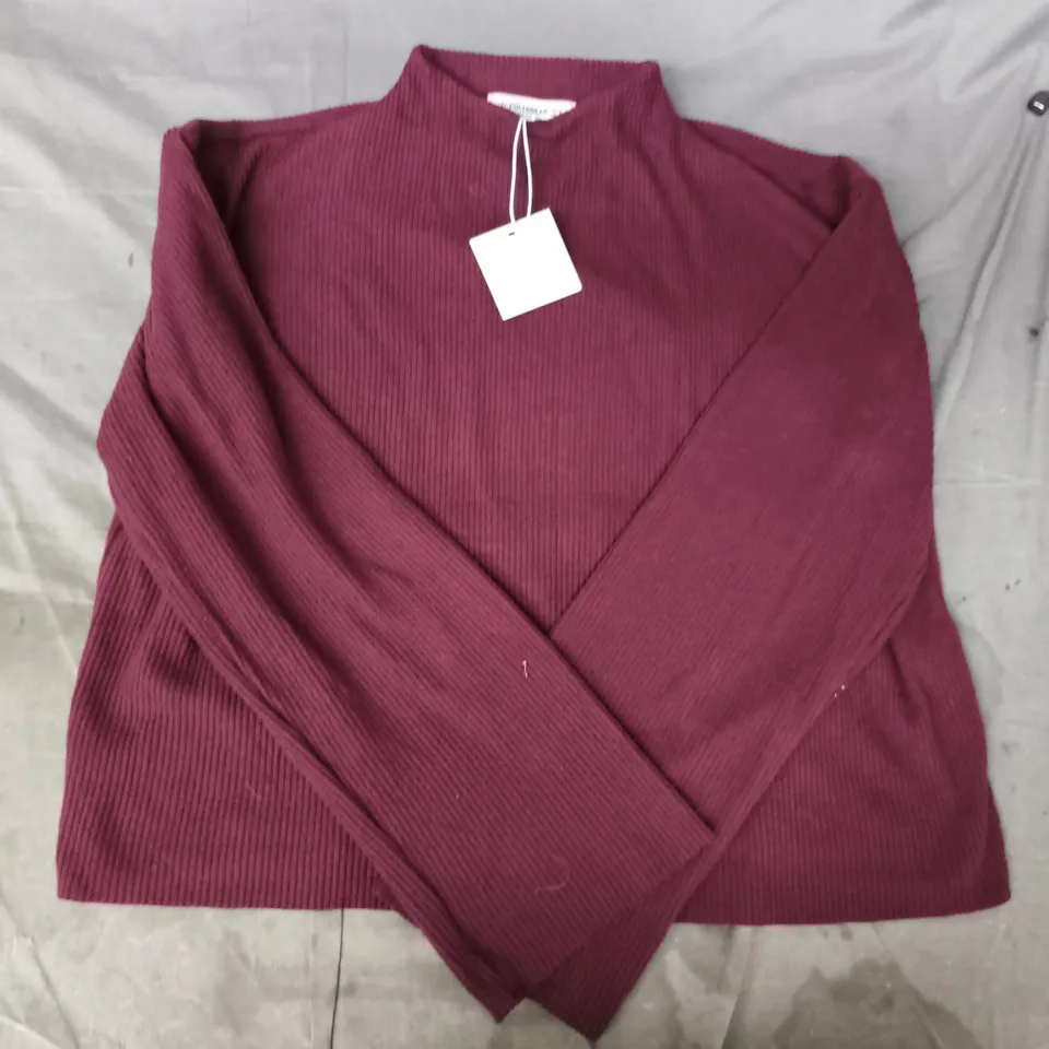 PULL & BEAR BURGUNDY KNIT JUMPER SIZE MEDIUM