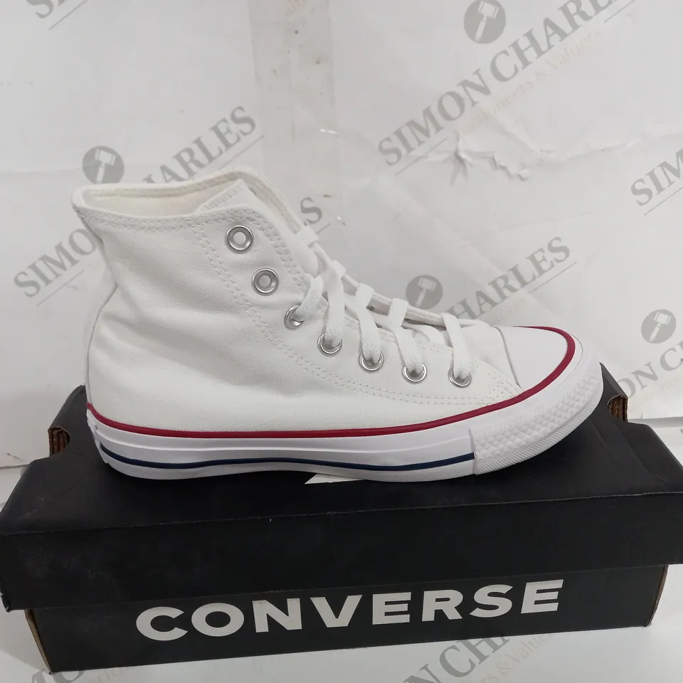 BOXED PAIR OF CONVERSE FOOTWEAR SIZE 4 