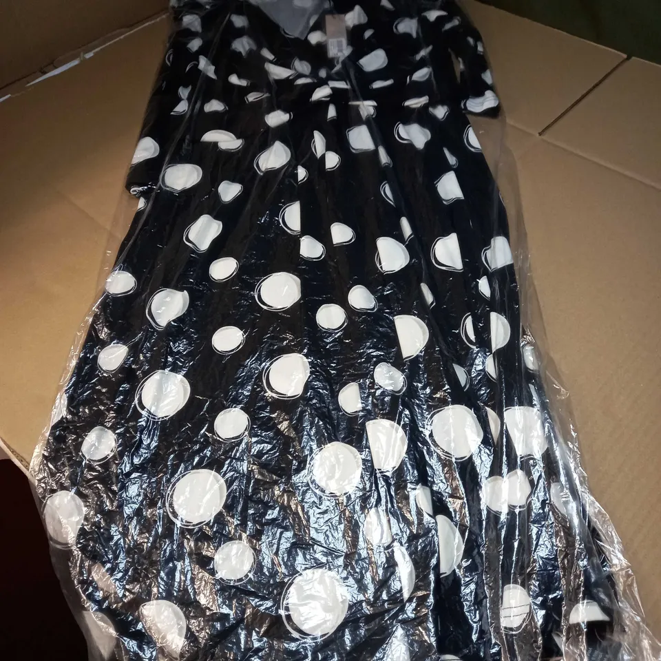 ROMAN BLACK/WHITE SPOT RUCHED WAIST DRESS - SIZE 14