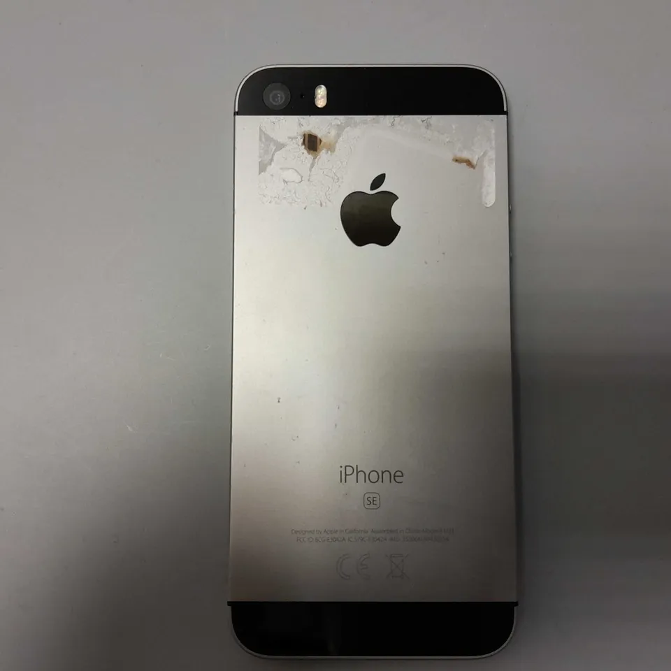 BOXED APPLE IPHONE SE SMARTPHONE