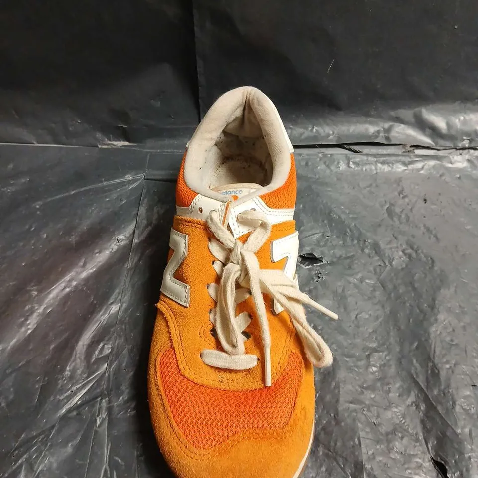 NEW BALANCE ORANGE SNEAKERS -UK SIZE UNSPECIFIED 
