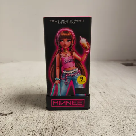 MINNEE WORLD'S SMALLEST POSABLE FASHION DOLL – BOXED