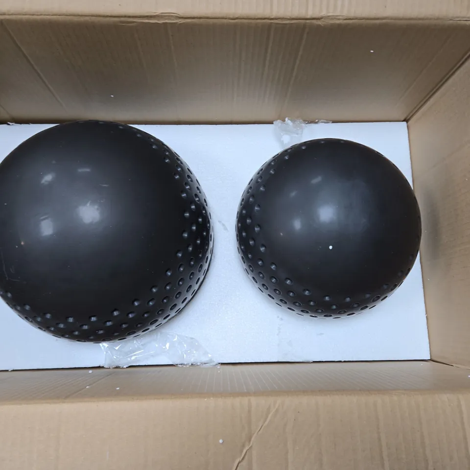 PAIR OF BLACK ORBS GARDEN ORNAMENTS