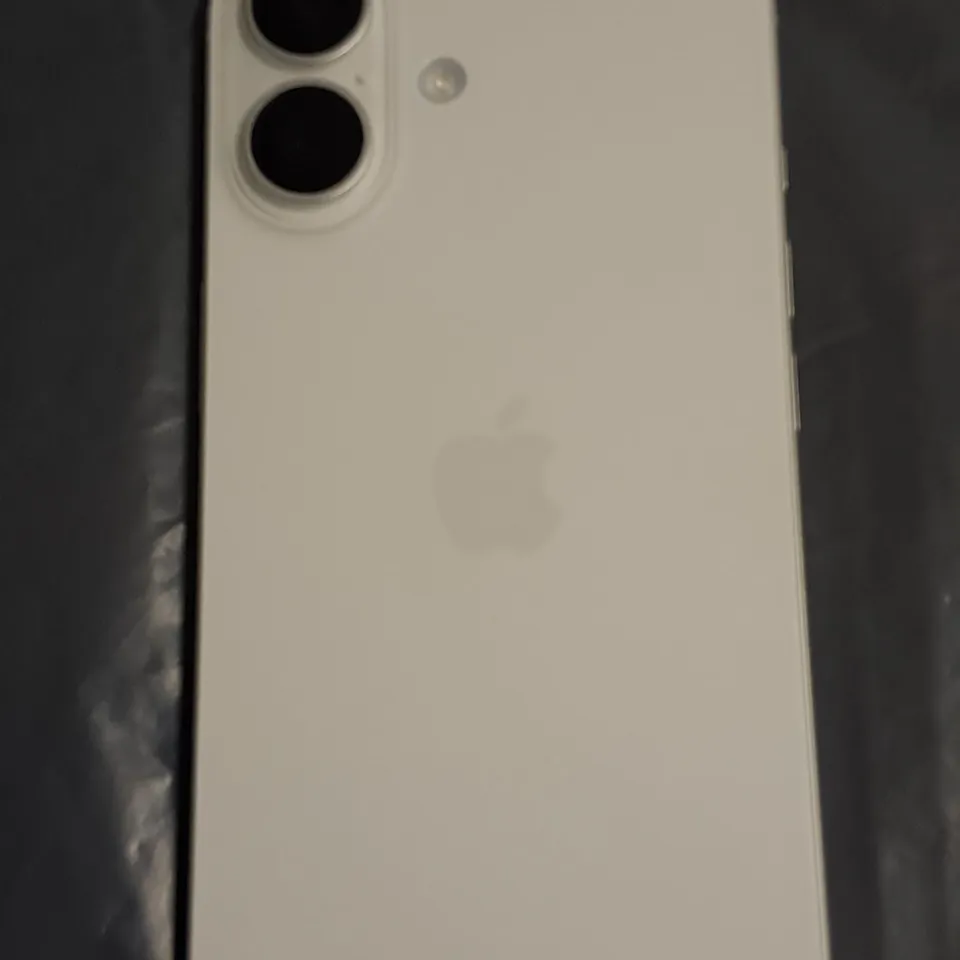 BOXED APPLE IPHONE 16 128GB IN WHITE