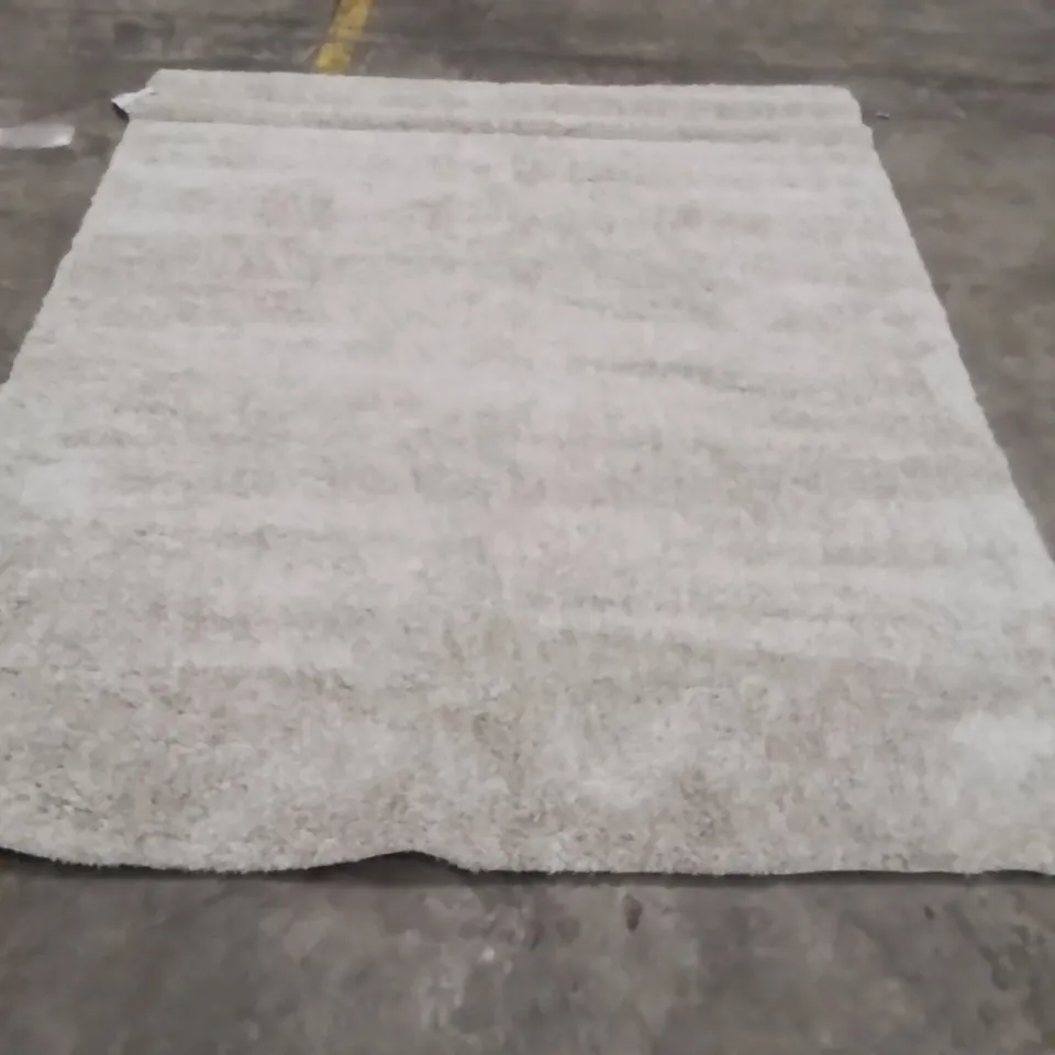 QUALITY DESIGNER AREA RUG - APPROXIMATELY 240X190CM