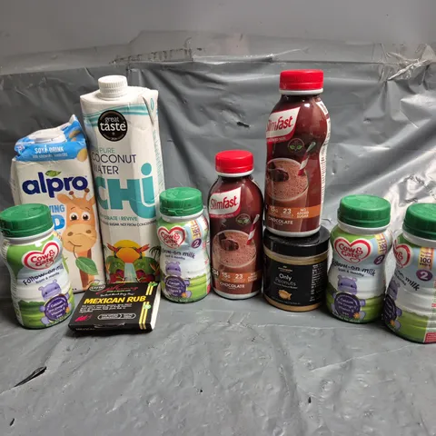 APPROXIMATELY 12 ASSORTED FOOD & DRINK ITEMS TO INCLUDE SLIMFAST CHOCOLATE SHAKE, ONLY PEANUTS PEANUT BUTTER, COCONUT WATER, ETC - COLLECTION ONLY
