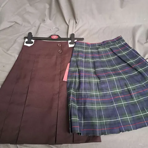 BOX OF APPROXIMATELY 40 ASSORTED SCHOOL SKIRTS IN VARIOUS COLOURS AND SIZES - COLLECTION ONLY