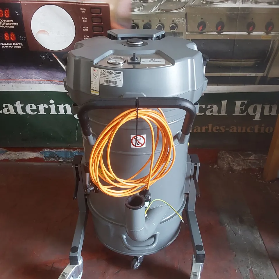 EX-DEMO KÄRCHER IVR 40/24-2 S/N 20260 INDUSTRIAL VACUUM CLEANER