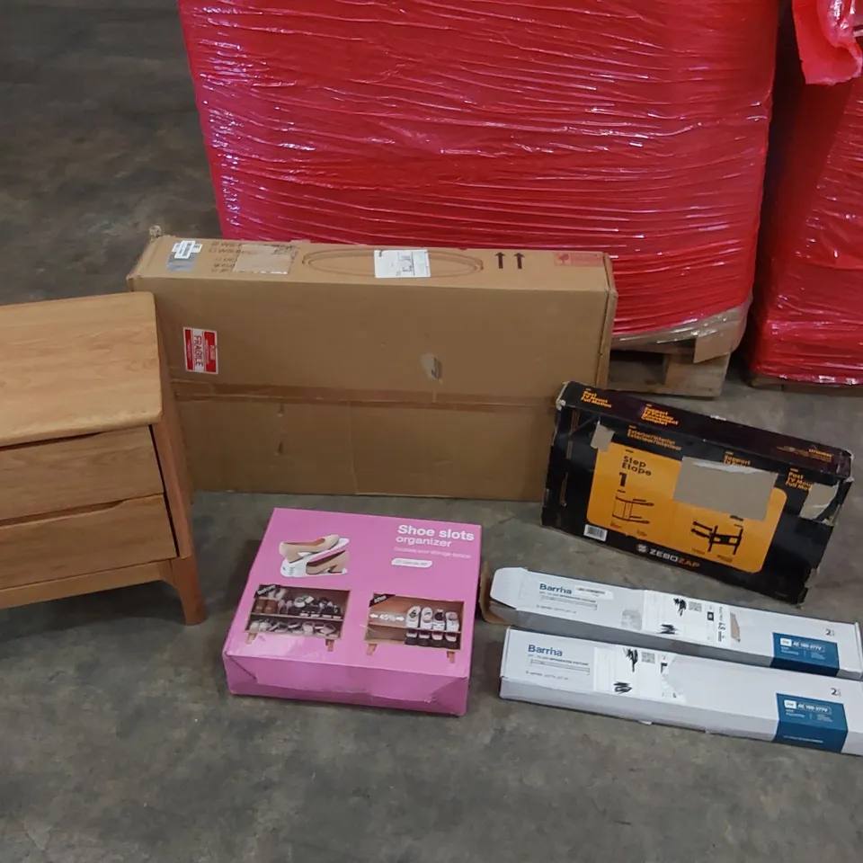 PALLET OF ASSORTED CONSUMER PRODUCTS TO INCLUDE: BEDSIDE TABLE, LIGHT BARS, SHOE STORAGE ORGANISER, TV MOUNT ECT