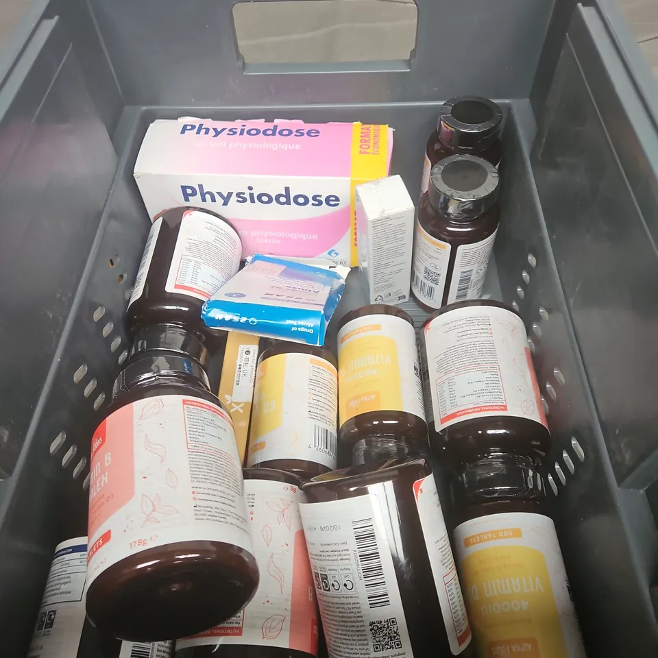 TOTE OF APPROXIMATELY 15 ASSORTED HEALTHCARE PRODUCTS TO INCLUDE AN ANTI SNORING DEVICE - HYALURONIC ACID FOOD SUPPLEMENT AND MENOPAUSE SUPPORT SUPPLEMENTS