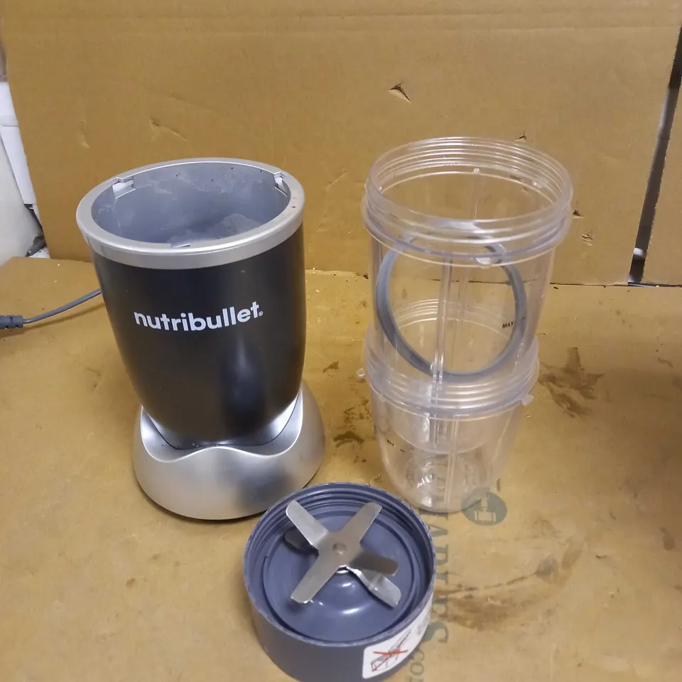 NUTRIBULLET 600 SERIES - NUTRIENT EXTRACTOR HIGH SPEED BLENDER - 600 W - GRAPHITE