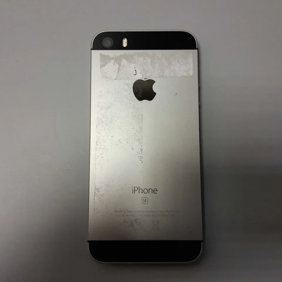 BOXED APPLE IPHONE SE SMARTPHONE 