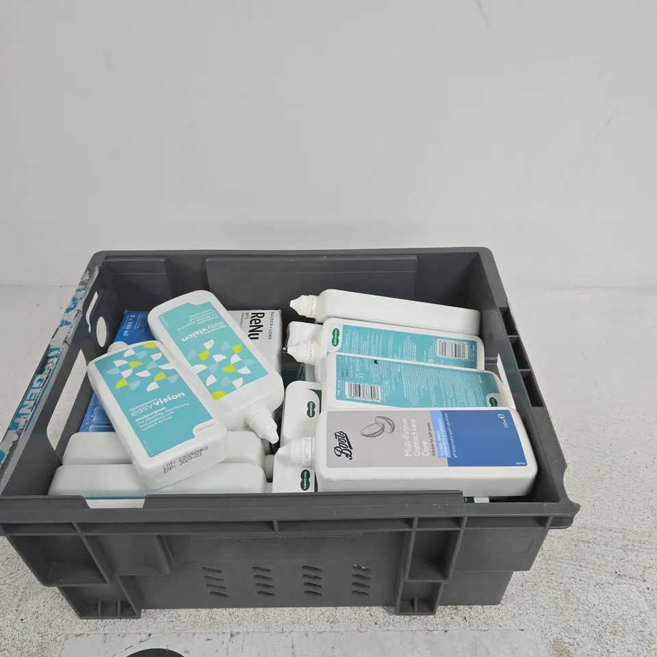 TOTE OF APPROXIMATELY 10 ASSORTED ITEMS INCLUDING NICORETTE INHALATOR, CONTACT LENSES ASE AND RENU MULTI-PURPOSE SOLUTION
