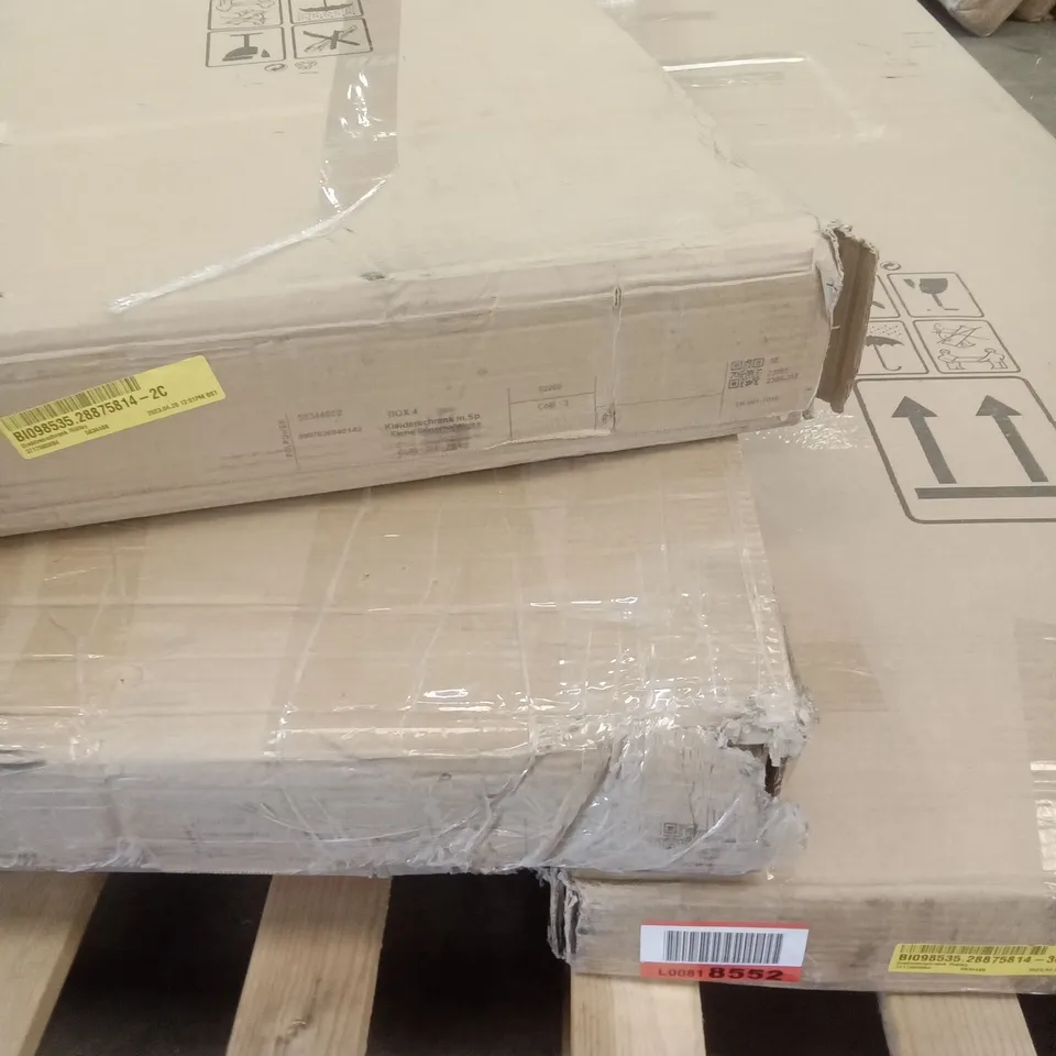 BOXED WARDROBE - MATT WHITE