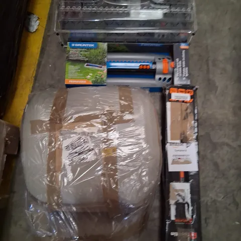 PALLET CONSISTING OF A LARGE QUANTITY OF ASSORTED HOUSEHOLD AND ELECTRICAL PRODUCTS AND ACCESSORIES TO INCLUDE;