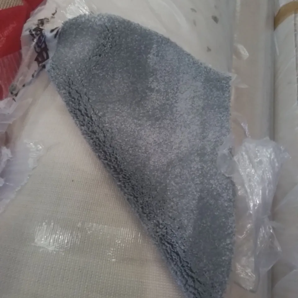 ROLL OF QUALITY ULTIMATE IMPRESSIONS LIBERTY CARPET // SIZE: APPROXIMATELY 6.4 X 4M