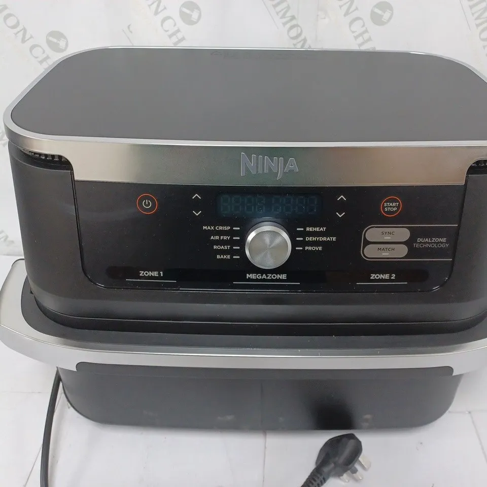 NINJA10.4L FOODI FLEXDRAWER DUAL AIR FRYER IN BLACK AF500UK