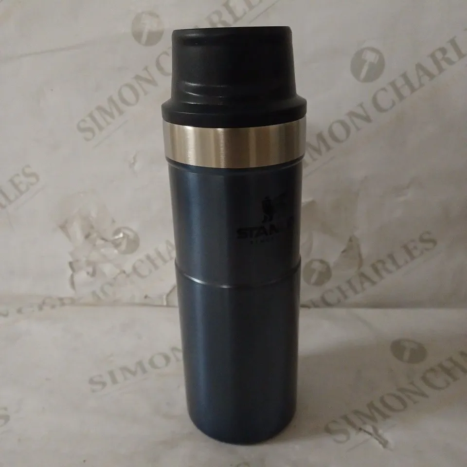 STANLEY CLASSIC TRIGGER ACTION TRAVEL MUG 0.47L/16OZ