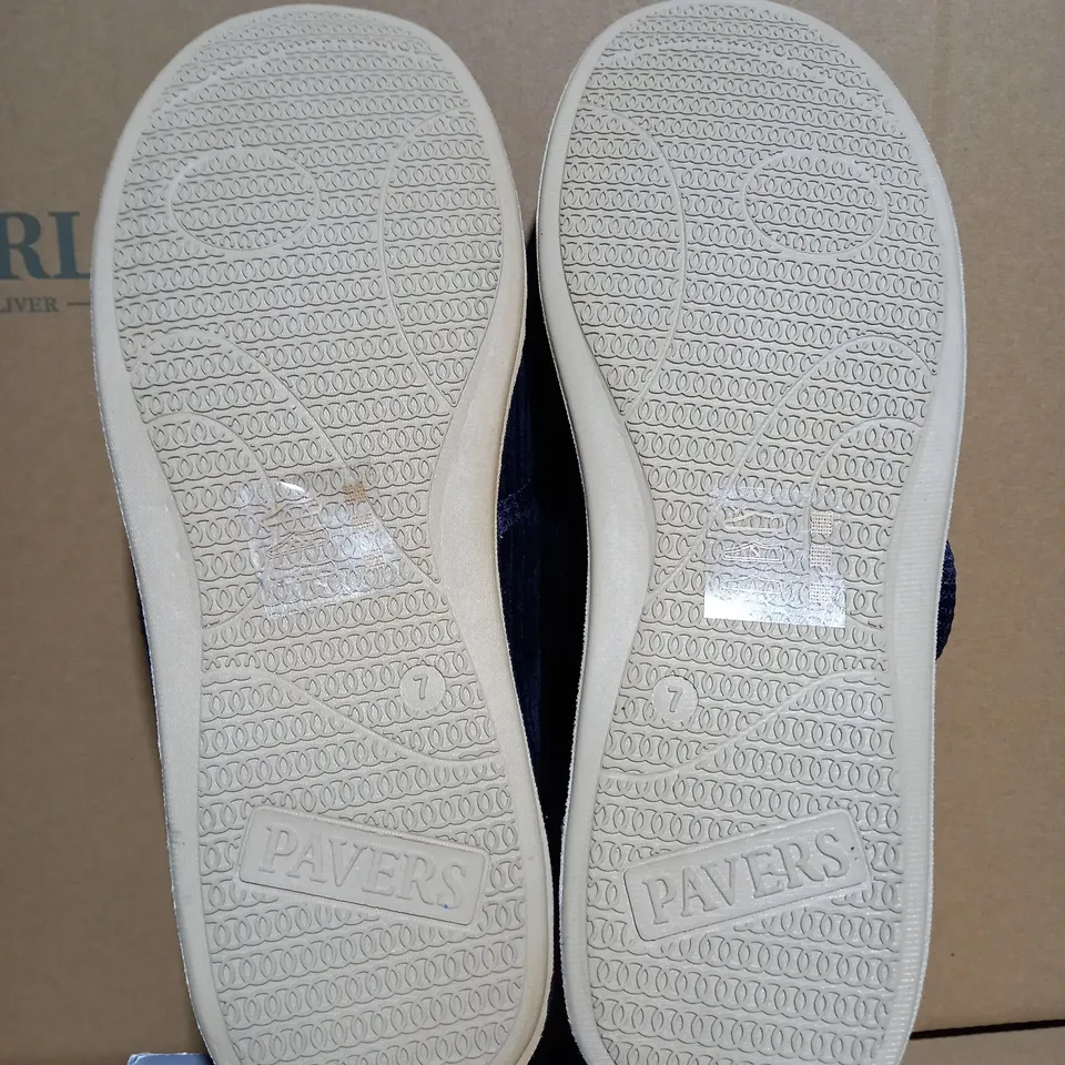 PAVERS QING2207 MENS NAVY SLIPPERS - SIZE 7  