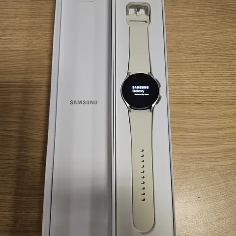 BOXED SAMSUNG GALAXY WATCH 6 40MM