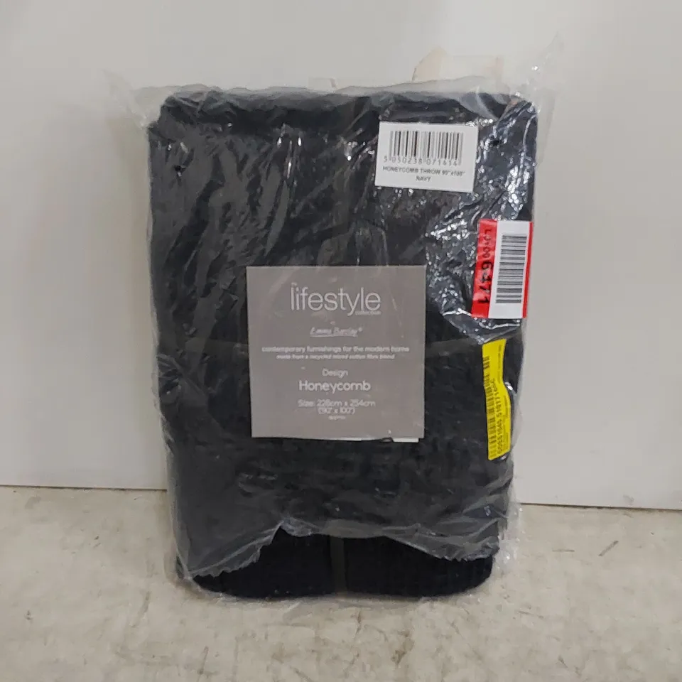 BAGGED VITELA HONEYCOMB THROW 228 X 254cm - NAVY 