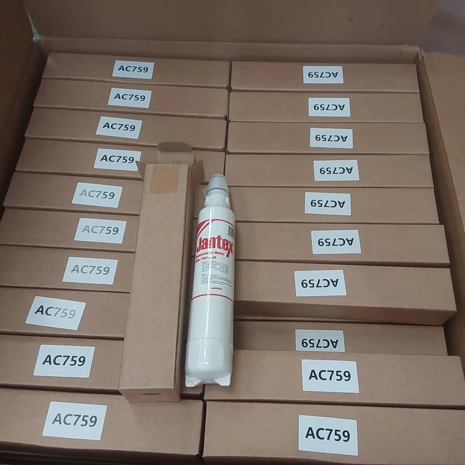 BOX CONTAINING APPROXIMATELY 80x BRAND NEW JANTEX WATER FILTER CARTRIDGES 