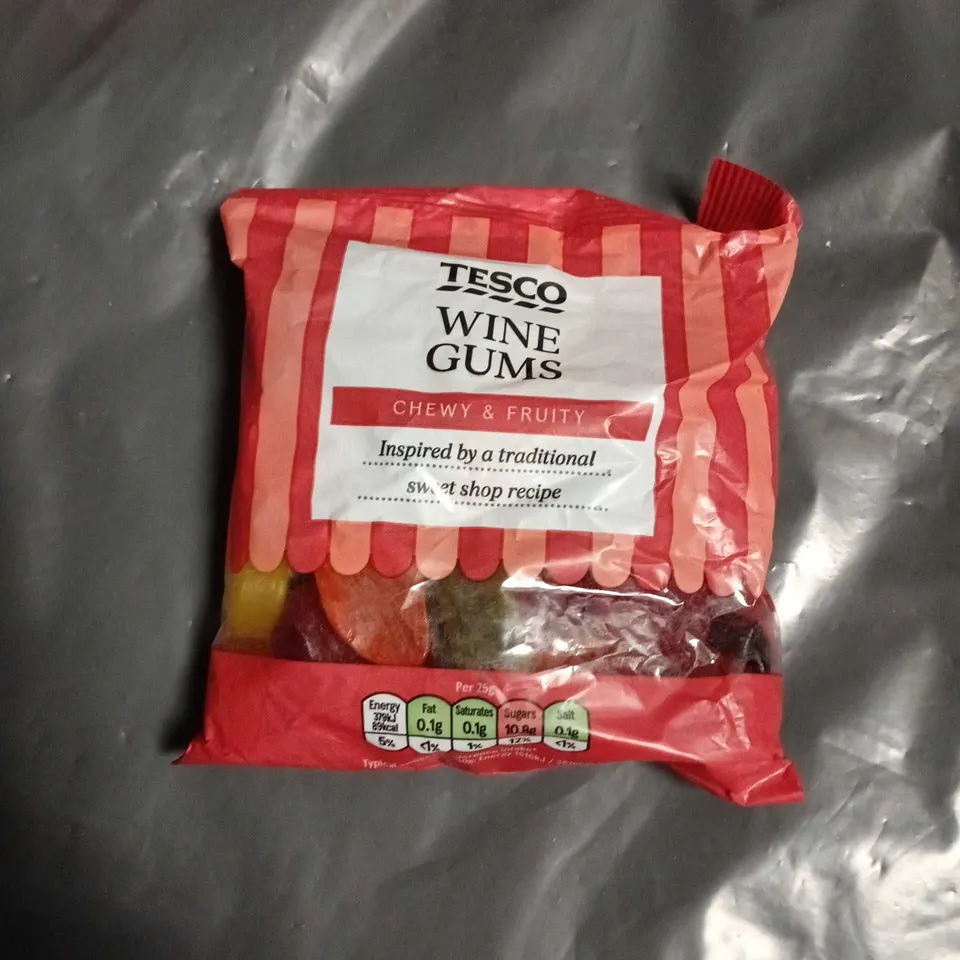 APPROXIMATELY 15 ASSORTED FOOD AND DRINK ITEMS INCLUDING BETTERALT HONEY STICKS , ORGANIC SUNFLOWER SEEDS AND WINE GUMS 