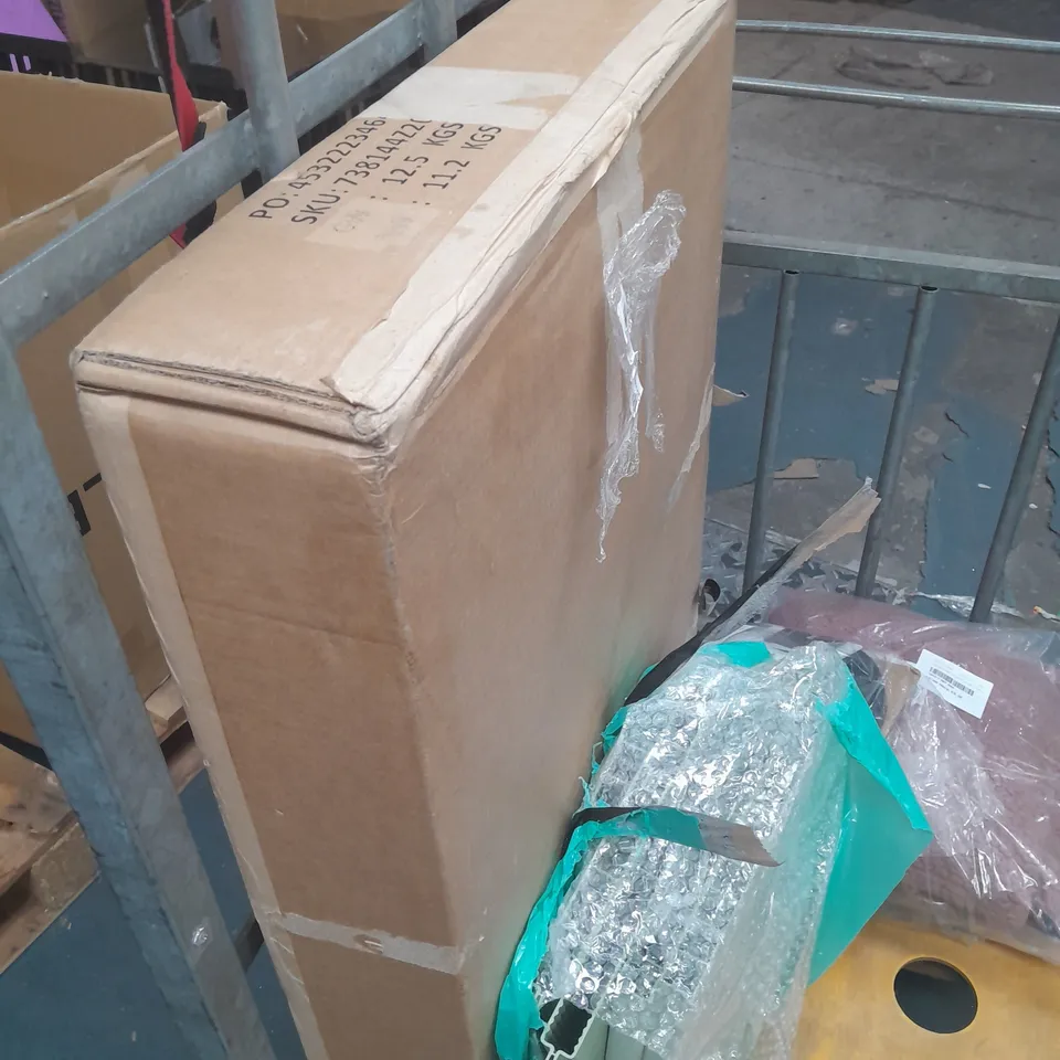 LOT OF APPROXIMATELY 15 ASSORTED ITEMS TO INCLUDE ROBERTS BLUETOOTH SPEAKER, SHOE STORAGE STEPS, LANTERNS AND SMALL BED FRAME