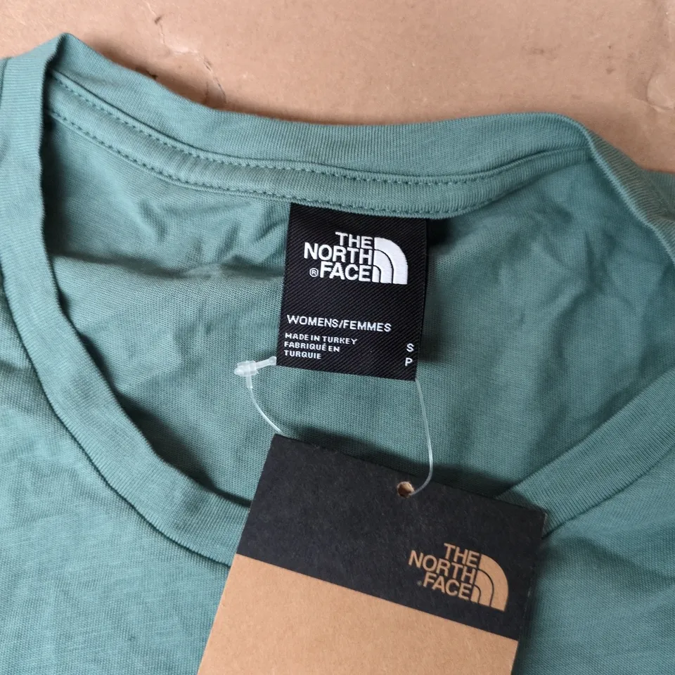 THE NORTH FACE WOMENS TEE IN SEA GREEN - SMALL